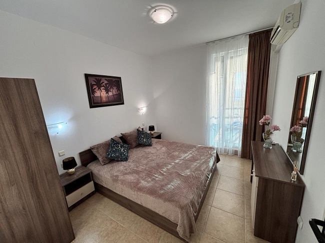 Sea front apartment for sale in Ravda