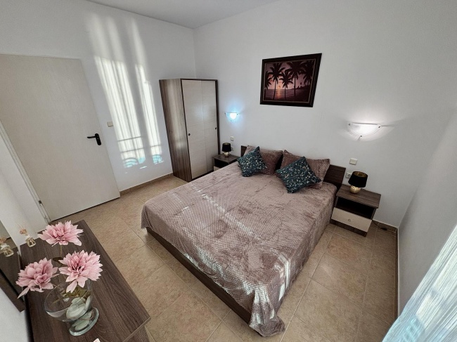 Sea front apartment for sale in Ravda