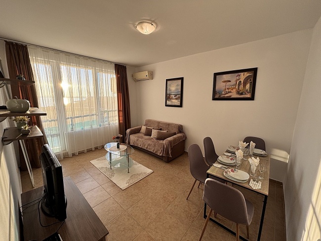 Sea front apartment for sale in Ravda