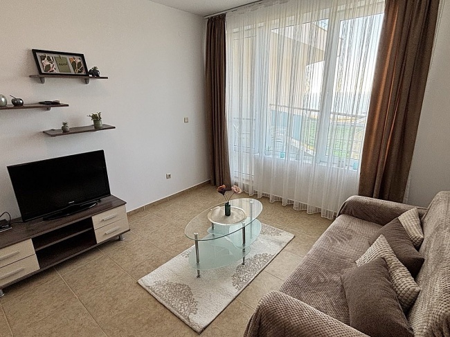 Sea front apartment for sale in Ravda